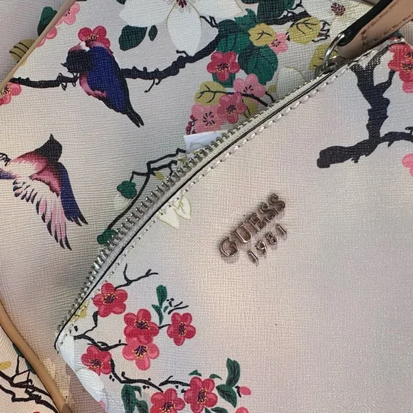 Guess Mini Backpack - Picture 4 of 8